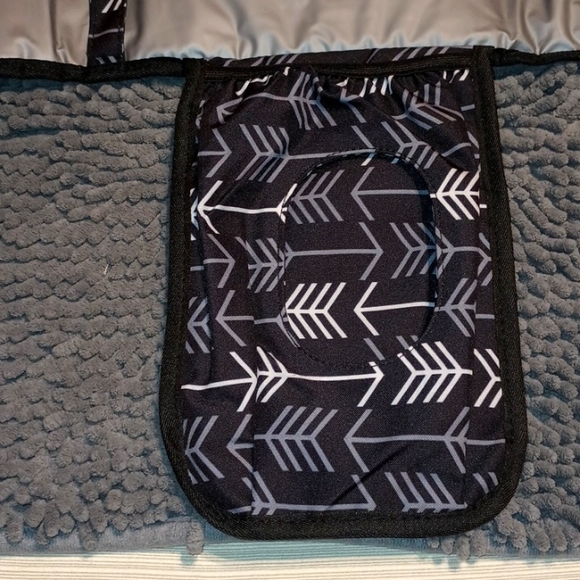 Portable Diaper Changing Pad for Baby, Waterproof Detachable Travel Changing Pad - Picture 4 of 10